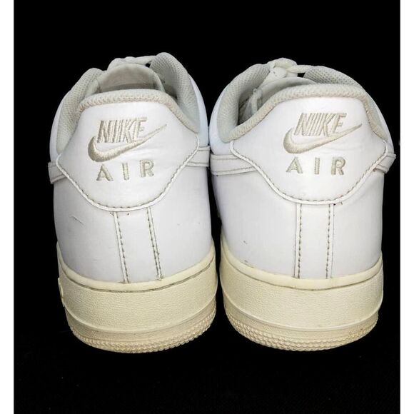Nike Air Force 1 Men\'s Pre-owned Low Top Triple White Sneakers - sz. 13 main image 4